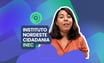 Bruna, analista do Instituto Nordeste Cidadania, usando sistema Bússola Social para gestão de projetos